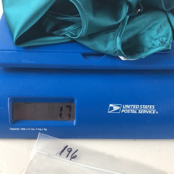 Green silky cami by Ekouaer medium - Picture 8 of 8